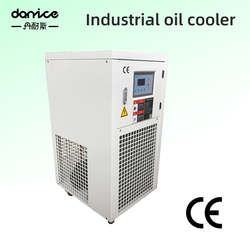 Industrial oil cooler